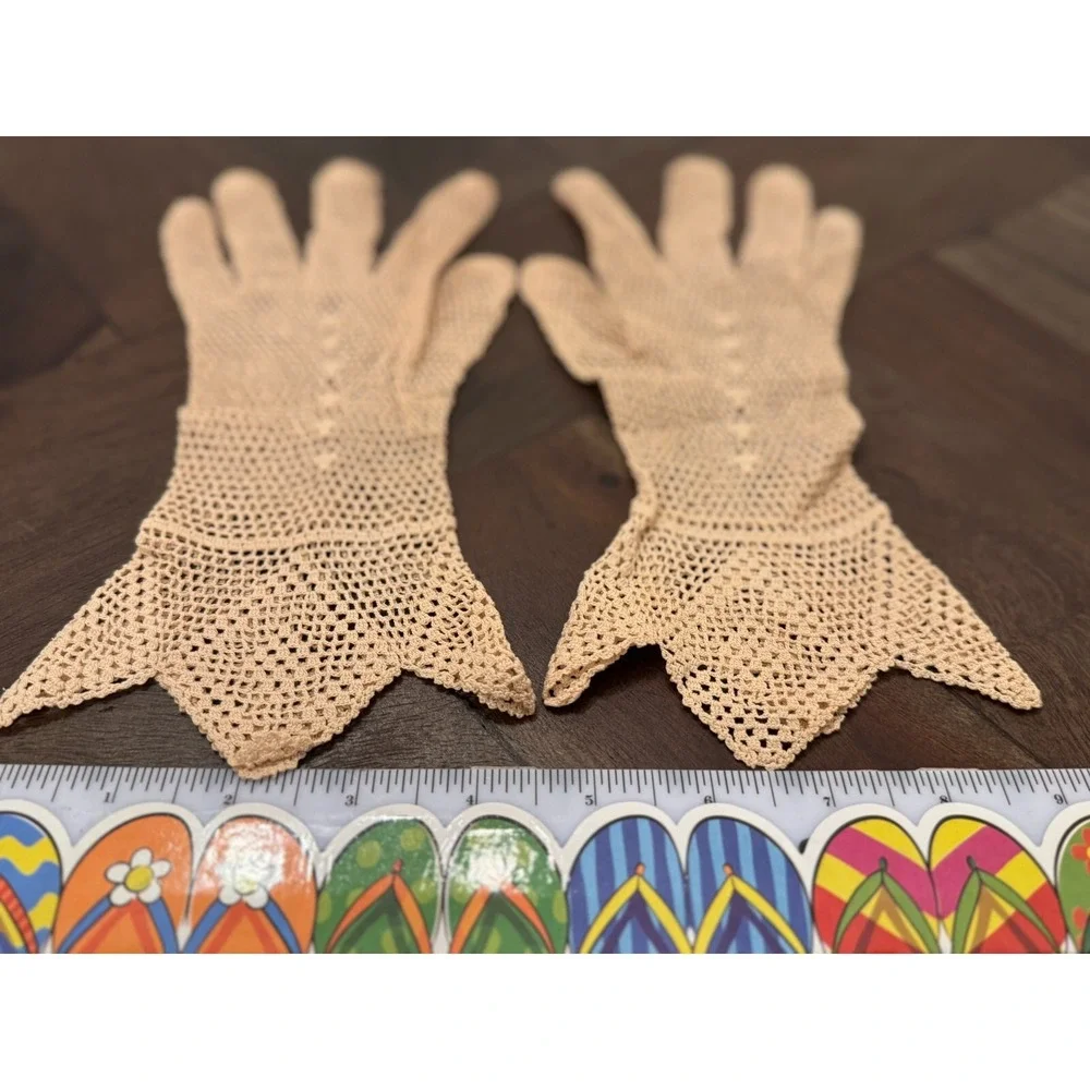Vintage Women Crotched Cotton Gloves‎ Bracelet Length Edwardian to pre 60s Style
